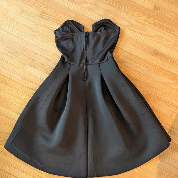 Charlotte Russe Strapless Sweetheart Mini Dress - Picture 2 of 5